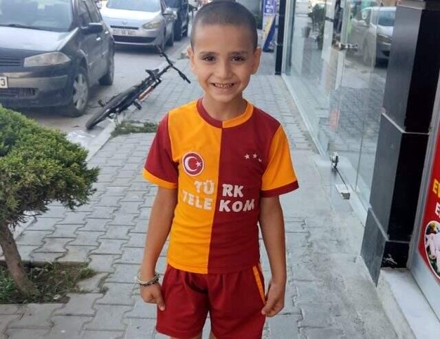 Samandağlı Drogba! 7 yaşındaki çocuğun kimliği gören şaşkınlığını gizleyemiyor