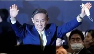 Yoşihide Suga kimdir: Japonya'da istifa eden başbakan Şinzo Abe'nin yerine atanan siyasetçi