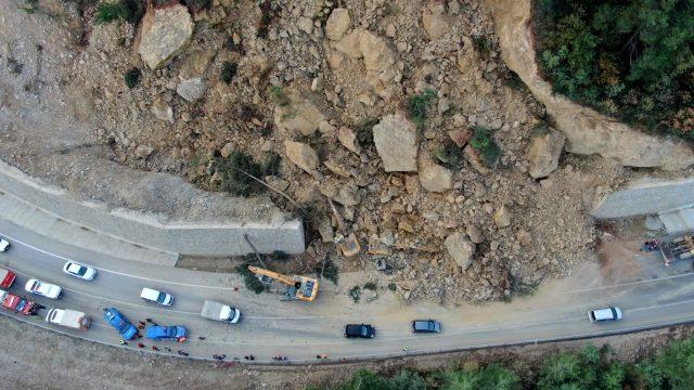 Bursa'da yol çalışması yapılan alanda göçük: 1 kişi öldü