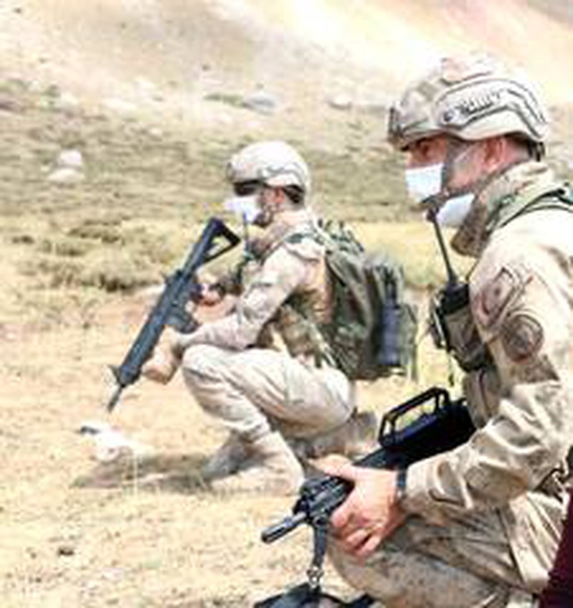 Siirt'te PKK'lı teröristlere ait sığınaklar imha edildi