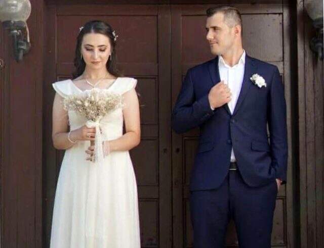Silahla başından vurulmuş halde bulunan Sevginur, yaşam mücadelesi veriyor Silahla başından vurulmuş halde bulunan Sevginur, yaşam mücadelesi veriyor