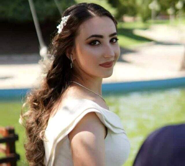 Silahla başından vurulmuş halde bulunan Sevginur, yaşam mücadelesi veriyor Silahla başından vurulmuş halde bulunan Sevginur, yaşam mücadelesi veriyor
