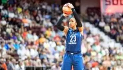 Maya Moore: ABD'de ünlü kadın basketbolcu, tahliye olmasında büyük rol oynadığı Jonathan Irons'la...