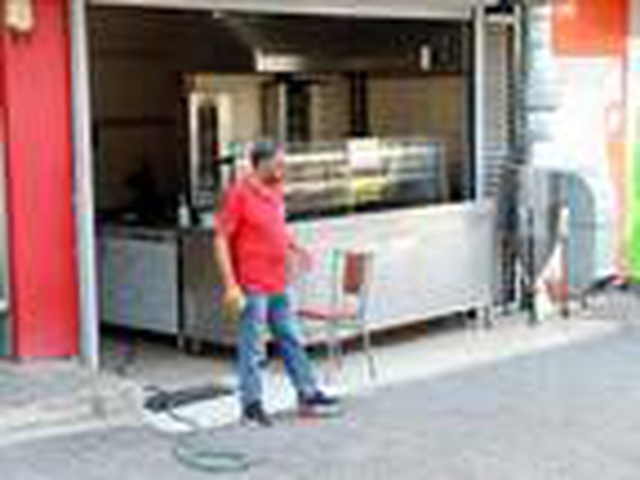 Telefonla döner siparişi verirken ''Mayonez ister misiniz?'' sorusuna sinirlendi, iş yerini silahla bastı Telefonla döner siparişi verirken ''Mayonez ister misiniz?'' sorusuna sinirlendi, iş yerini silahla bastı