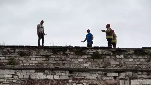 Bozdoğan Kemeri'nde intihar girişimi! Hayattan bıktığı için ölmek isteyen vatandaş güçlükle sakinleştirildi