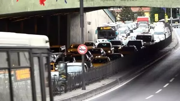 Bozdoğan Kemeri'nde intihar girişimi! Hayattan bıktığı için ölmek isteyen vatandaş güçlükle sakinleştirildi