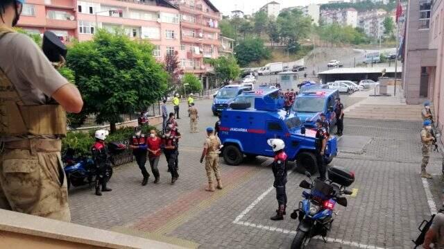 İş adamı ve yanındaki kadını öldüren 4 kişi, katliam planlarken yakalandı