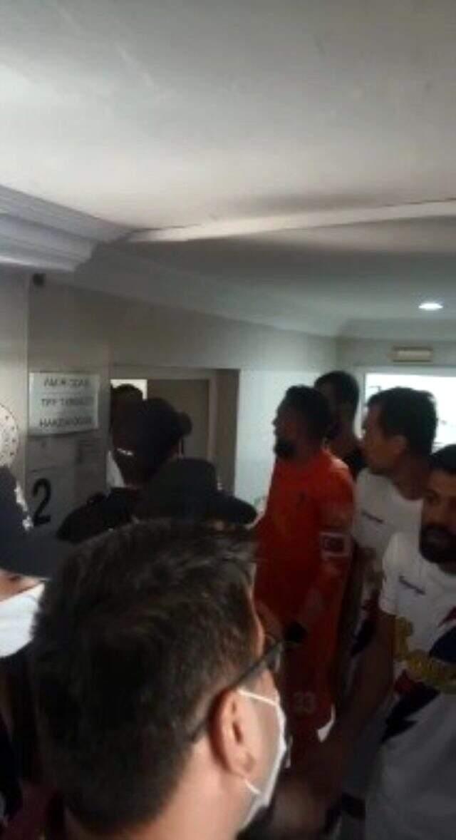 Osmaniyespor FK-İçel İdmanyurdu maçı, koronavirüs testleri uygun olmadığı için oynanmadı