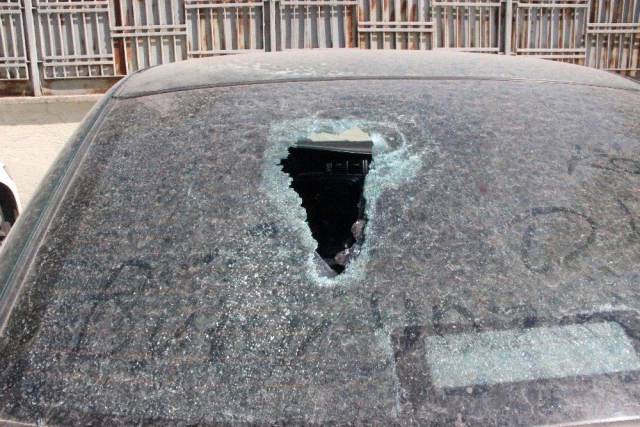 Şanlıurfa'da yabancı uyruklu kadın, demir levye ile 21 aracın camını kırdı