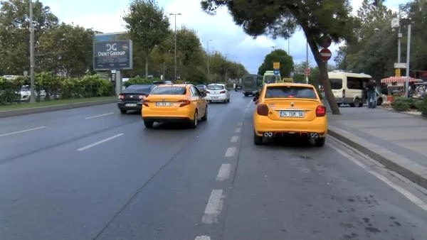 İstanbul'da taksicilerin ''Bordo'' tartışması