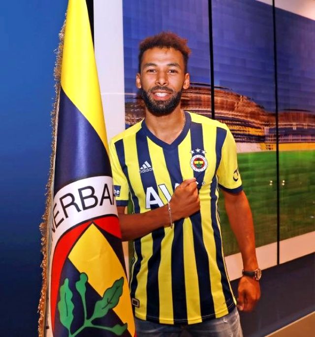 Fenerbahçe, Nazım Sangare ile 4 yıllık sözleşme imzaladı