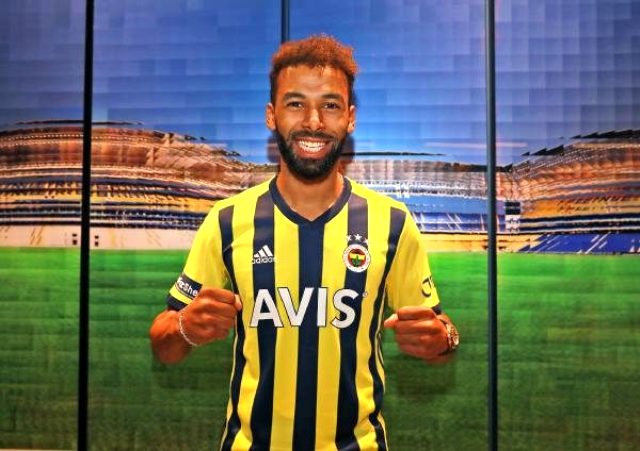 Fenerbahçe, Nazım Sangare ile 4 yıllık sözleşme imzaladı