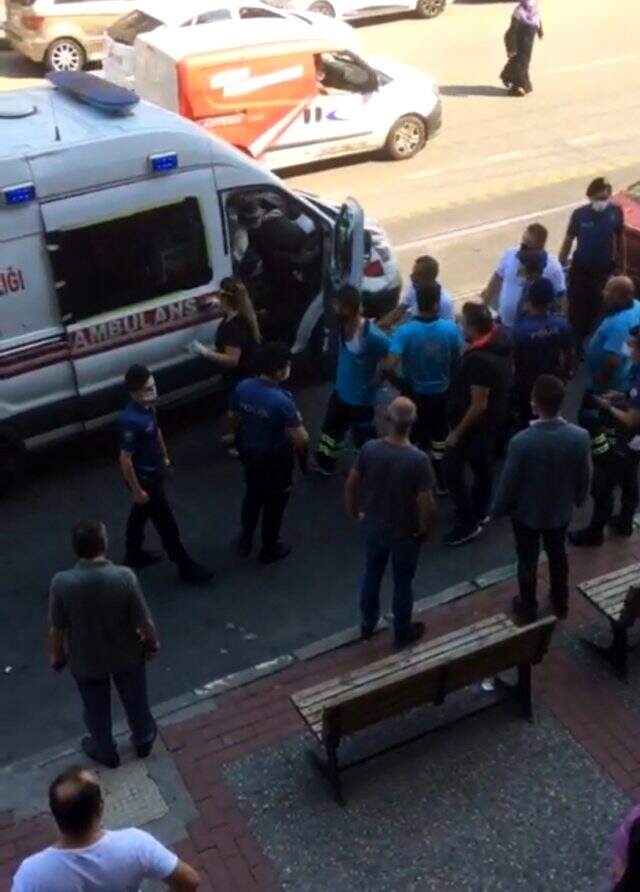 Karton toplama kavgasında kan döküldü, ortalık karıştı Karton toplama kavgasında kan döküldü, ortalık karıştı