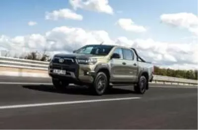 Makyajlanan Toyota Hilux satışa sunuldu