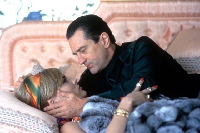 Sharon Stone, öpüştüğü aktörler içinde en iyisi olarak Robert de Niro'yu ilk sıraya koydu