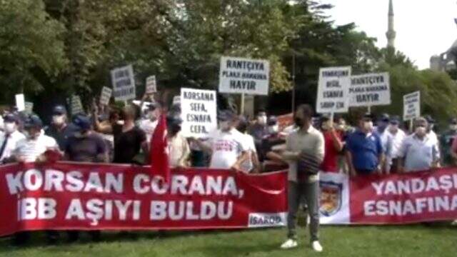 Taksiciler ve servisçilerden İBB önünde eylem: Taleplerimiz dikkate alınmalı Taksiciler ve servisçilerden İBB önünde eylem: Taleplerimiz dikkate alınmalı
