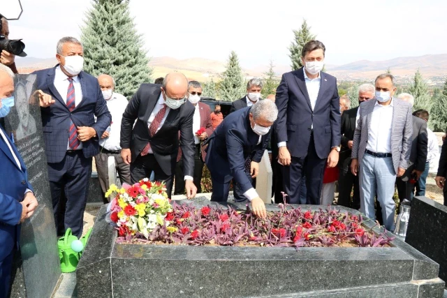 Merhum Neşet Ertaş, ölümünün 8. yılında Kırşehir'de anıldı