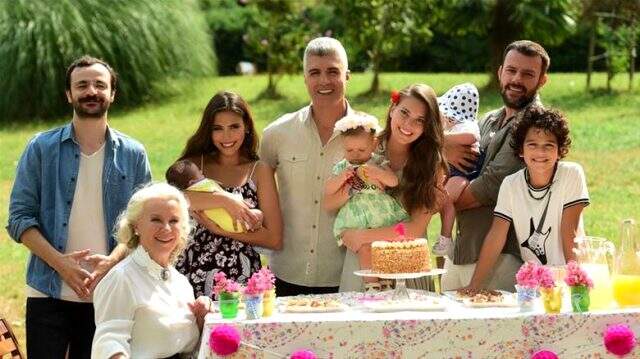Sosyal medya kullanıcıları ortaya çıkardı! Kırmızı Oda'daki Alya meğer İstanbullu Gelin dizisindeki Yaz karakteriymiş