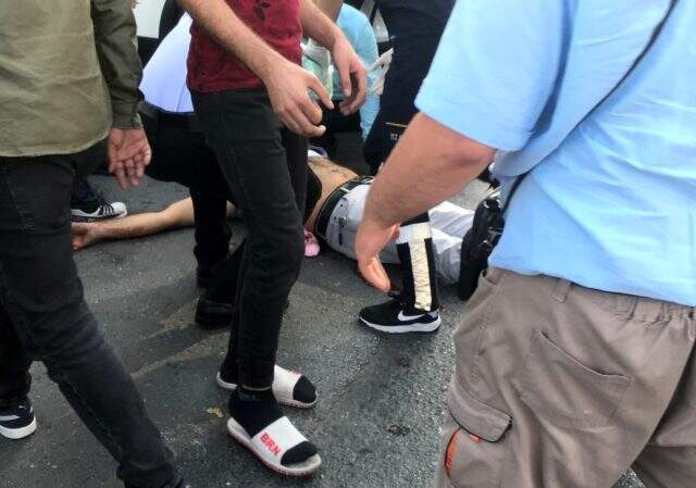 Taksi durağında çıkan kavgada silahlar konuştu: 2'si ağır 3 yaralı Taksi durağında çıkan kavgada silahlar konuştu: 2'si ağır 3 yaralı