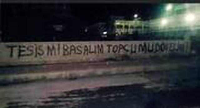 Manisa FK'ya 6-1 yenilen Kocaelispor'da taraftarlar tesisi bastı Manisa FK'ya 6-1 yenilen Kocaelispor'da taraftarlar tesisi bastı