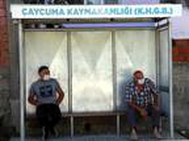 Bir kişinin 8 kişiye koronavirüs bulaştırdığı köyün muhtarın isyan etti