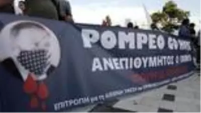 Pompeo'nun Yunanistan ziyareti ülkeyi fena karıştırdı! Göstericiler ABD bayrağı yaktı