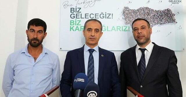 Gelecek Partisi'nin İzmir'deki 6 ilçe başkanı görevi bıraktı Gelecek Partisi'nin İzmir'deki 6 ilçe başkanı görevi bıraktı