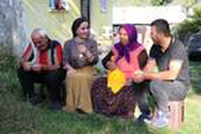 Annesini taklit etti, çektiği videolarla fenomen oldu