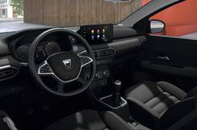 Dacia'nın Sandero ve Logan ailesi yenilendi