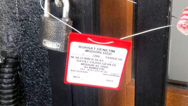 Esenyurt'ta taksiciler arasındaki silahlı kavga sonrası 4 durak kapatıldı Esenyurt'ta taksiciler arasındaki silahlı kavga sonrası 4 durak kapatıldı