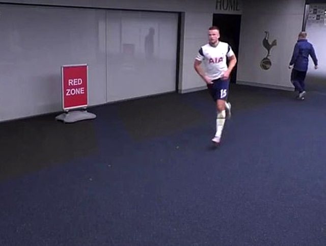 Mourinho, maçı bırakıp tuvalete giden Eric Dier'ın peşinden giderek sahaya getirdi