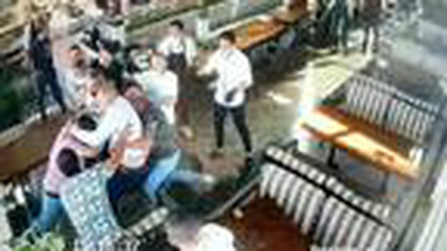 Beylikdüzü'nde iki şirketin sahipleri arasındaki silahlı kavga kamerada