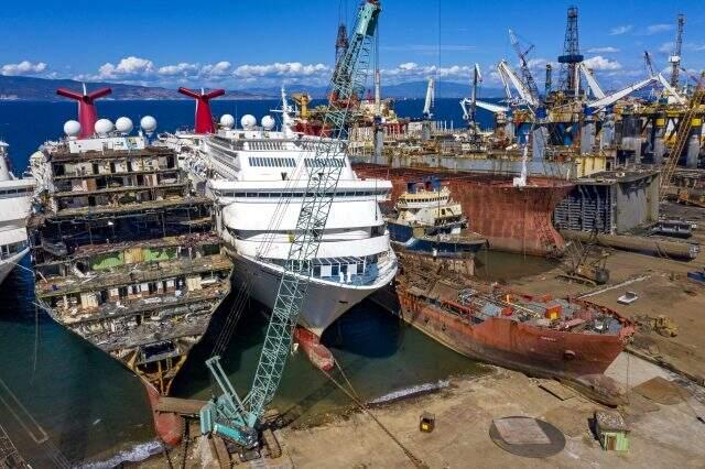 Hurda gemilerin geri dönüşümüyle ekonomiye yarım milyar dolarlık katkı Hurda gemilerin geri dönüşümüyle ekonomiye yarım milyar dolarlık katkı