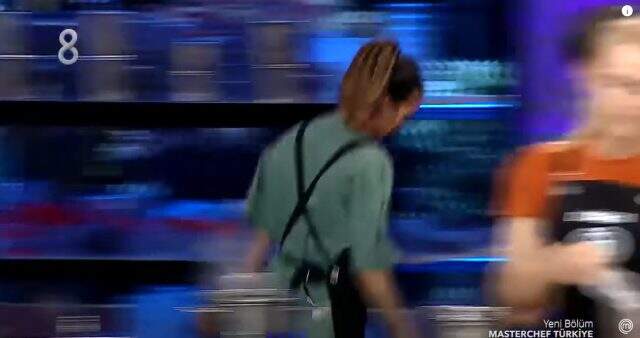 Alerjisi nedeniyle rahatsızlanan Tanya, doktor eşliğinde stüdyodan çıkarıldı