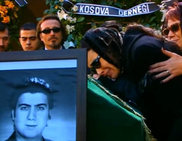 Eşi Serdar Oral'ı kaybeden Özgü Namal'ın hayatındaki acı tesadüf