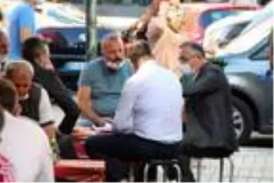 Denetim için sokağa inen valiyi karşılarında gören vatandaşlar büyük şaşkınlık yaşadı