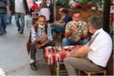 Denetim için sokağa inen valiyi karşılarında gören vatandaşlar büyük şaşkınlık yaşadı