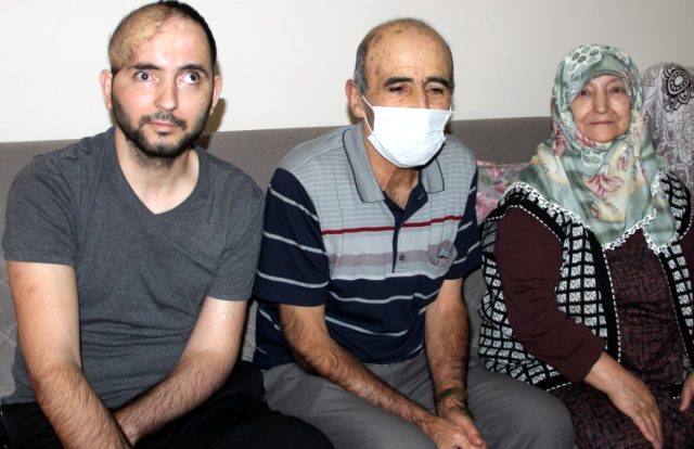 Son Dakika | 1 ton patlayıcı infilak ettirilmiş, 3 arkadaşı şehit olmuştu. Son Dakika | 1 ton patlayıcı infilak ettirilmiş, 3 arkadaşı şehit olmuştu.