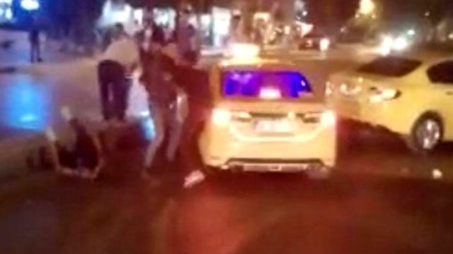 Yine İstanbul, yine taksici dehşeti! Esenyurt'ta iki taksici bıçaklarla birbirine saldırdı
