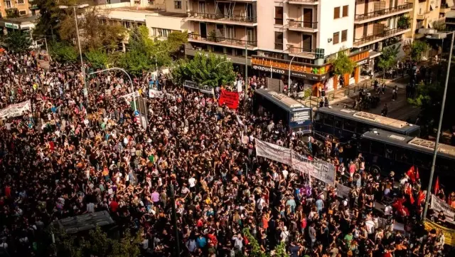 Yunanistan'da mahkeme aşırı sağcı Altın Şafak Partisi'nin 'suç örgütü' olduğuna karar verdi