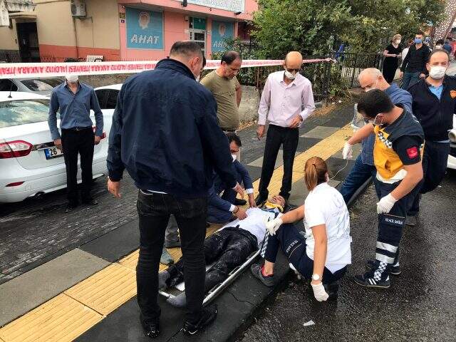 Ankara'da belediye otobüsü üst geçit asansörüne çarptı! Çok sayıda yaralı var Ankara'da belediye otobüsü üst geçit asansörüne çarptı! Çok sayıda yaralı var
