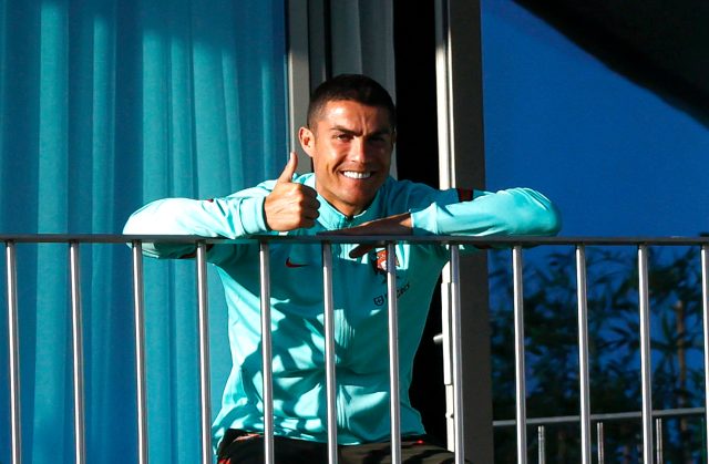 Koronavirüse yakalanan Ronaldo'nun protokolü bozarak İtalya'ya gittiği iddia edildi