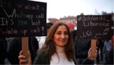 Lübnan'da bir yılını dolduran protesto hareketi neyi başardı?