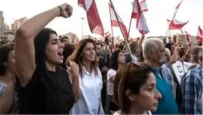 Lübnan'da bir yılını dolduran protesto hareketi neyi başardı?