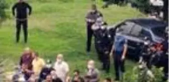 İzinsiz tezgah açmasına izin verilmeyen pazarcı, kavunları yere attı