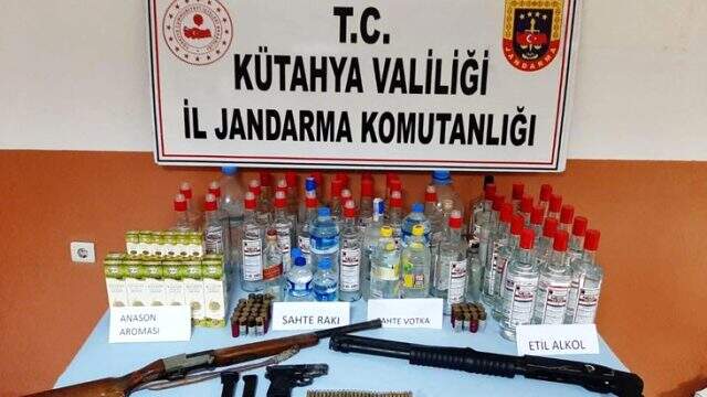 Sahte içki faciasının vahametini gözler önüne seren olay! Çay termosuyla alkol satıyormuş