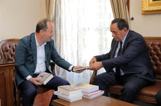 Çakıcı, 'Yakın dostum' dediği Edirne Belediye Başkanı'nı makamında ziyaret etti