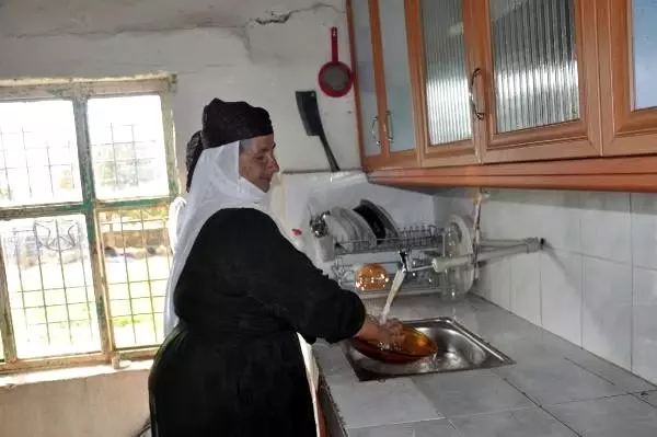 40 yıl önce gelin geldiği köye muhtar oldu! Şimdiki hedefi ise belediye başkanlığı