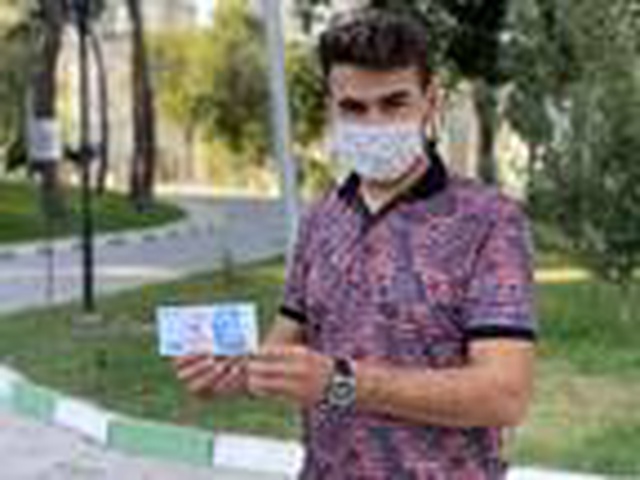 Arkadaşından aldığı hatalı basım 100 TL'yi 70 bin TL'ye satıyor
