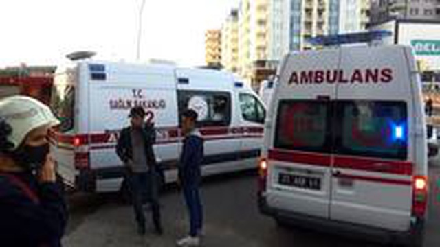 Bir kişinin hayatını kaybetti yangında ev küle dönerken, duvarda asılı olan Türk bayrağı zarar görmedi Bir kişinin hayatını kaybetti yangında ev küle dönerken, duvarda asılı olan Türk bayrağı zarar görmedi